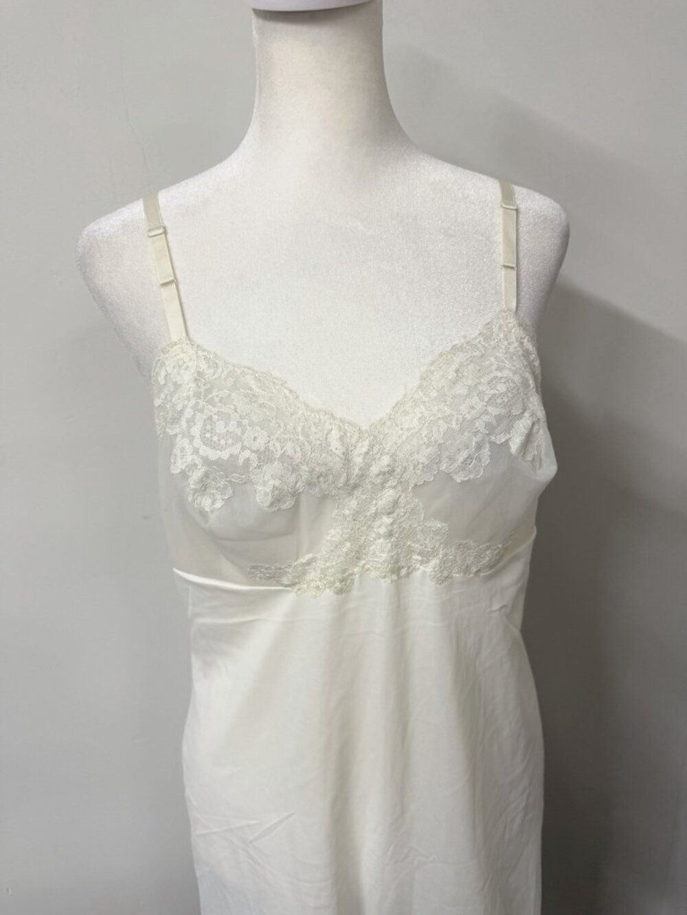 Vtg VAN RAALTE Small Off White Slip Dress Lace Cami Top Silky Nightgown Satin - Picture 2 of 9